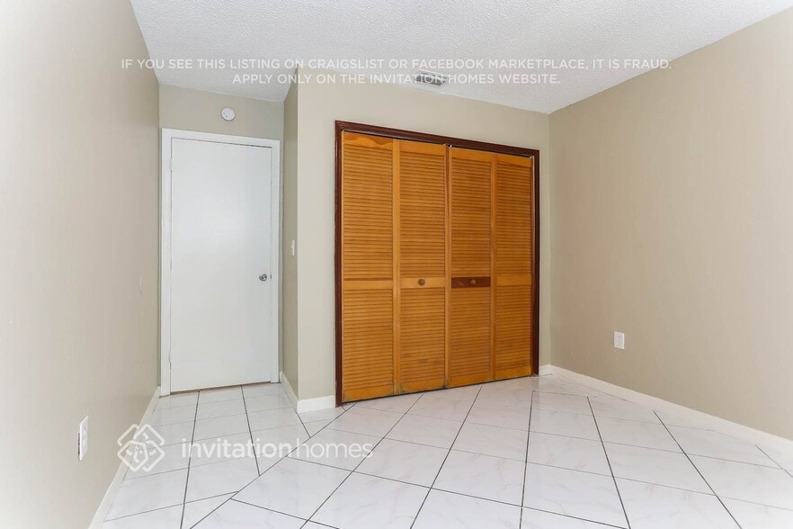 Building Photo - 5790 SW 156th Ct