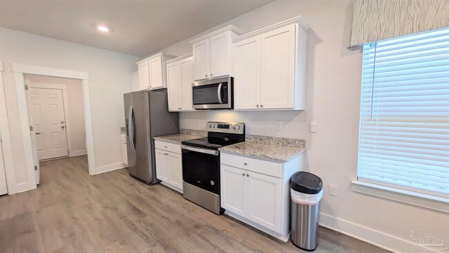 Building Photo - 3333 Southwind Dr