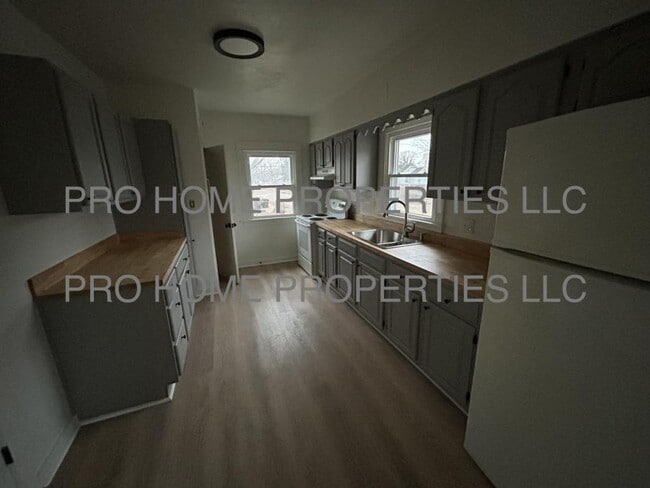 Building Photo - 400 Walton Ave