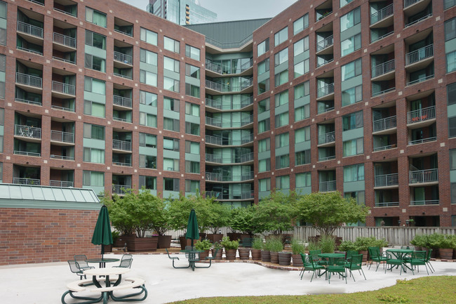 Building Photo - 480 N McClurg Ct