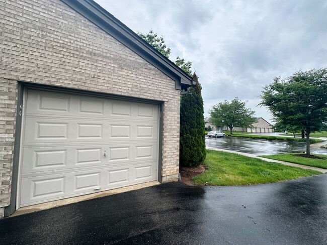 Building Photo - 10301 Trotters Pointe Dr