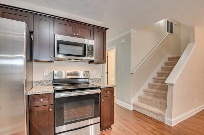 Building Photo - 733 Leela Ct