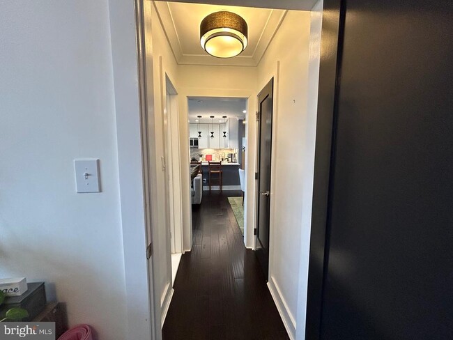 Building Photo - 939 Longfellow St NW