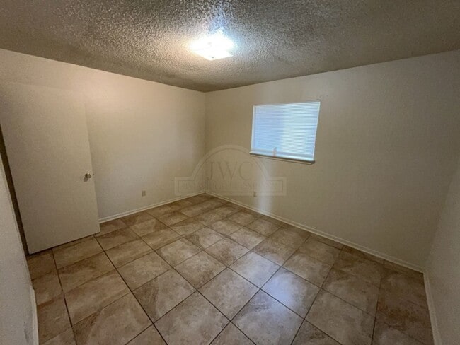 Building Photo - 1504 Indian Trail
