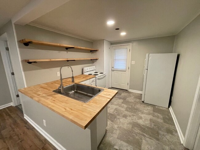Building Photo - Cozy 2 Bedroom Rental Property in Noblesvi...