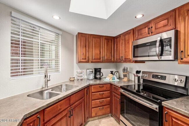 Building Photo - 4850 E Desert Cove Ave