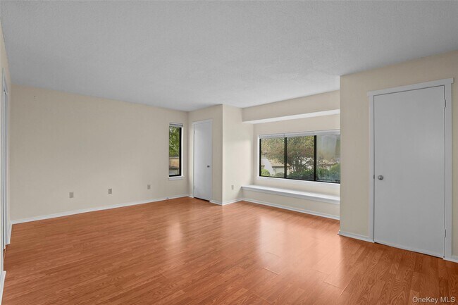 Building Photo - 205 Heritage Hills