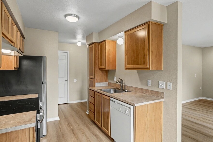 Interior Photo - The Apartments at Cinnamon Lakes