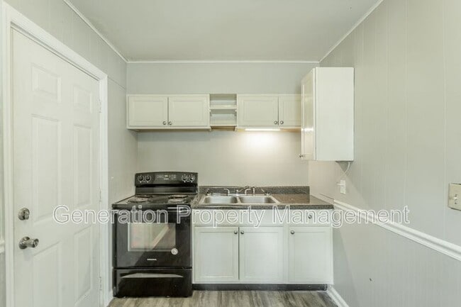 Building Photo - 207 Laws Ave