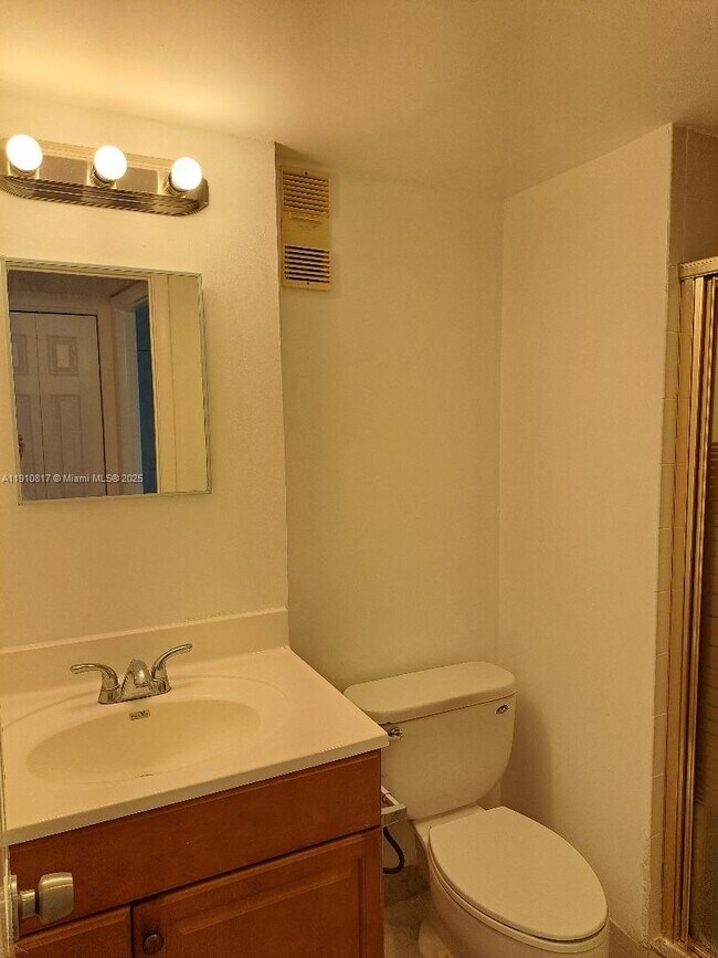 Building Photo - 500 Executive Center Dr