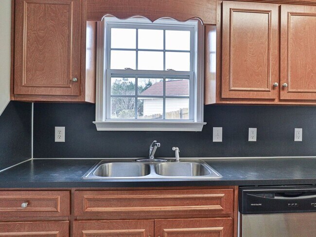 Building Photo - East Columbus