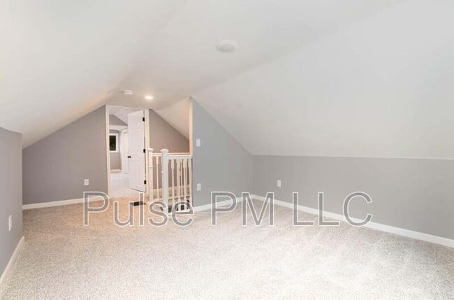 Building Photo - 39 18th St