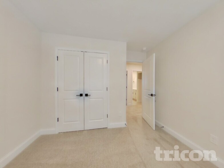 Building Photo - 615 Cantrell Dr