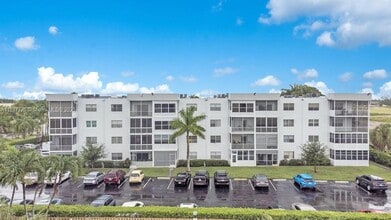 Building Photo - 2998 Sunrise Lakes Dr W