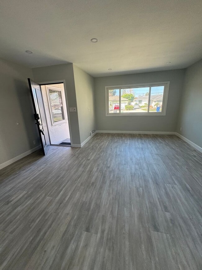 Building Photo - CULVER CITY STUNNING REMODEL 3 BDRM 1 BA. HOUSE FOR LEASE!