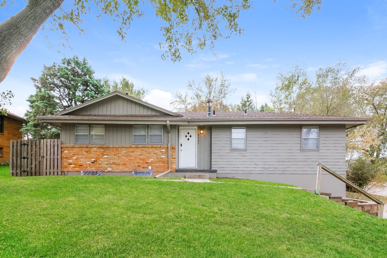 Building Photo - 8549 Meredith Ave