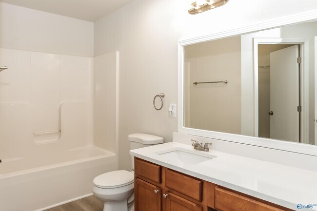 Building Photo - 16709 Wellhouse Dr