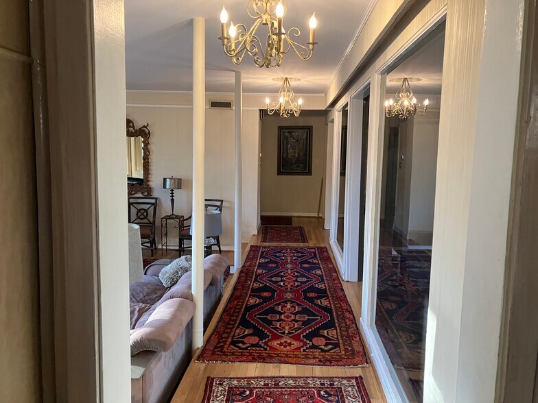 Building Photo - 796 Wesley Dr NW