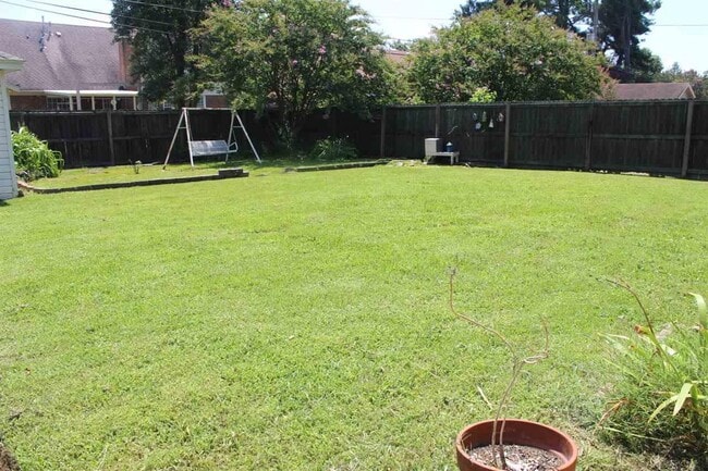 Building Photo - 3970 Fun Valley Dr