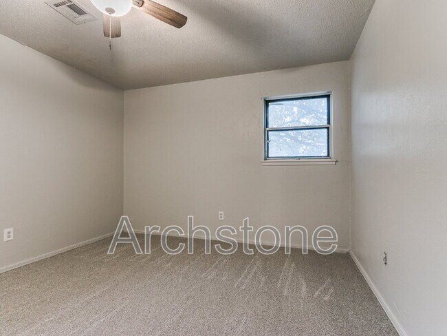Building Photo - 401 NW 86th St