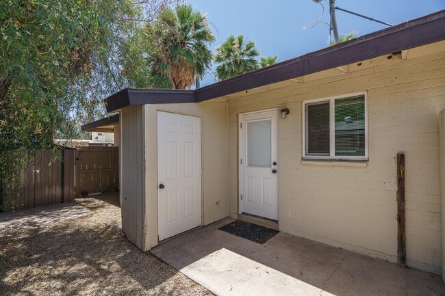 Building Photo - 7802 E Heatherbrae Ave
