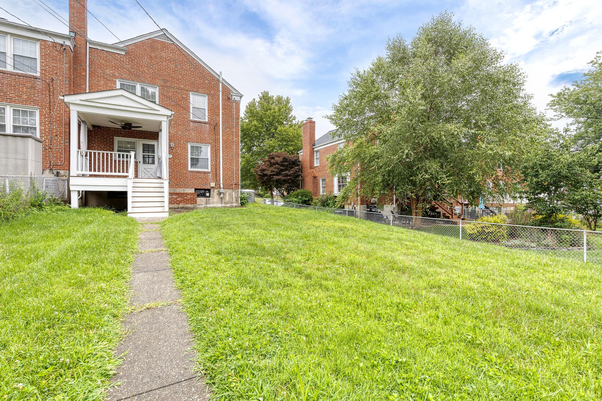 Building Photo - 1517 Dellsway Rd