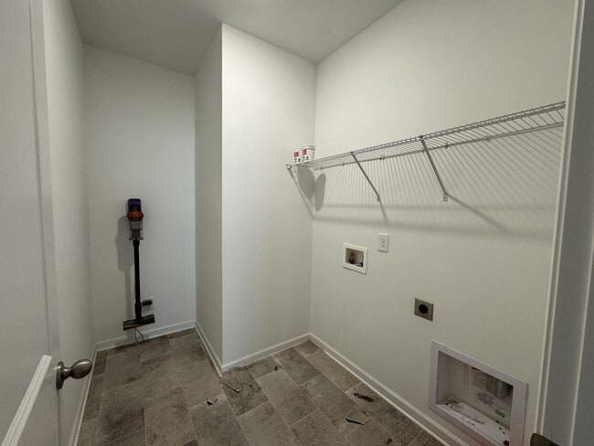 Building Photo - 213 Charlie Pl