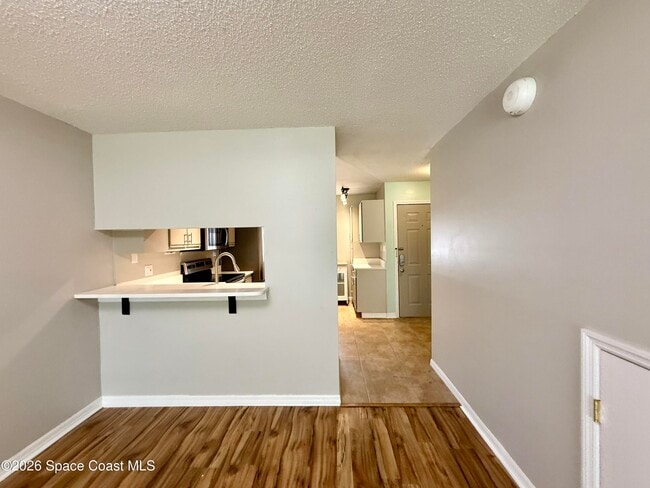 Building Photo - 1600 Woodland Dr