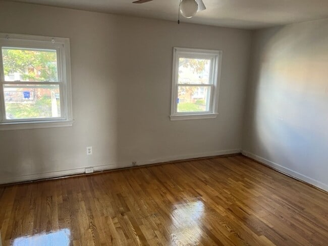 Building Photo - $1,250 harrisburg 3 bedroom house for rent