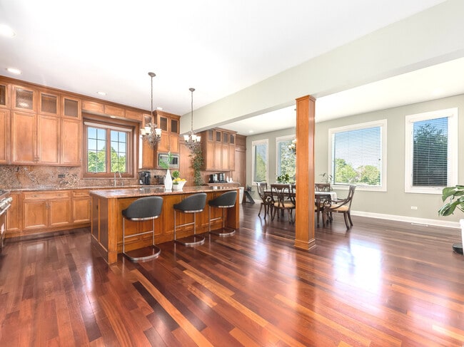 Building Photo - 2504 Skylane Dr