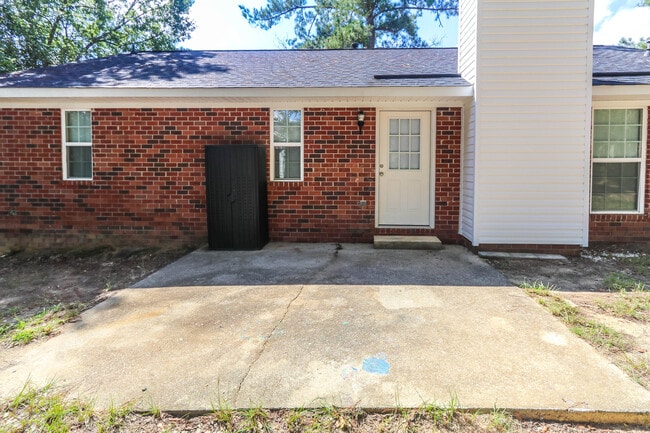 Building Photo - 913 N Willowick Dr