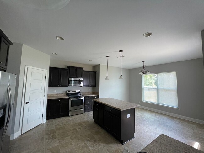 Building Photo - 96 Castlebay Dr