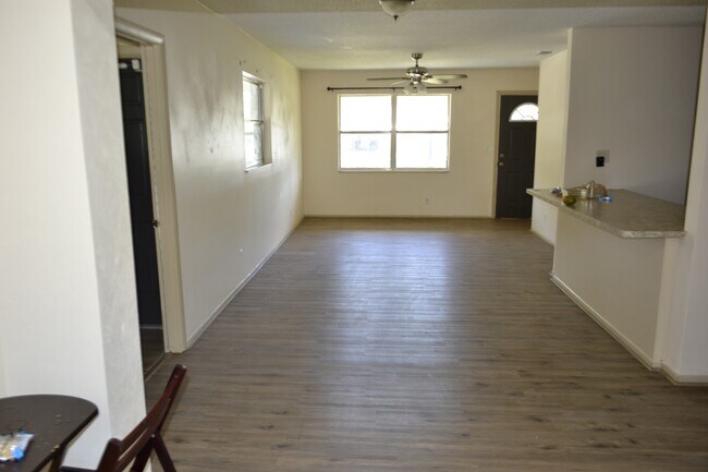 Building Photo - 1060 E Patrick Cir