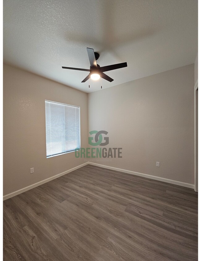 Building Photo - 3105 E Orangeburg Ave