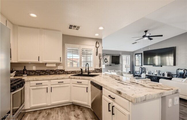 Building Photo - 7250 Diamond Canyon Ln