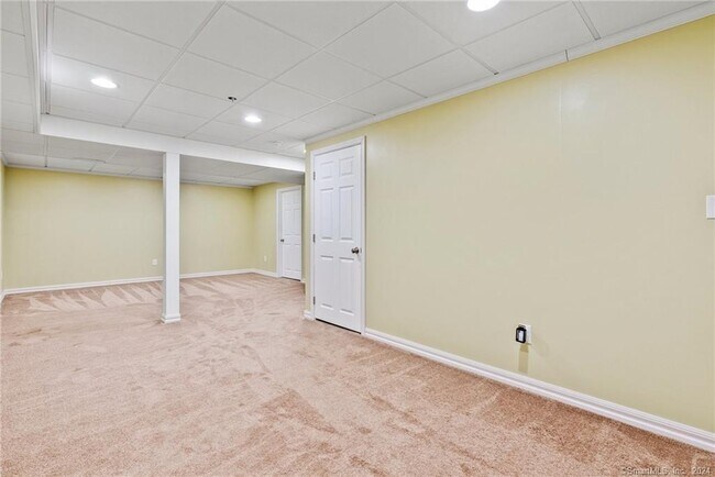 Building Photo - 6 Rhodora Terrace