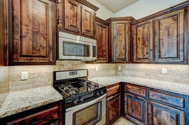 Building Photo - 5700 Goldfinger Rd