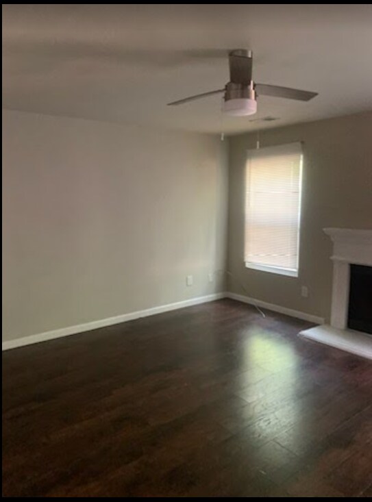 Building Photo - 4404 Ravenwood Dr