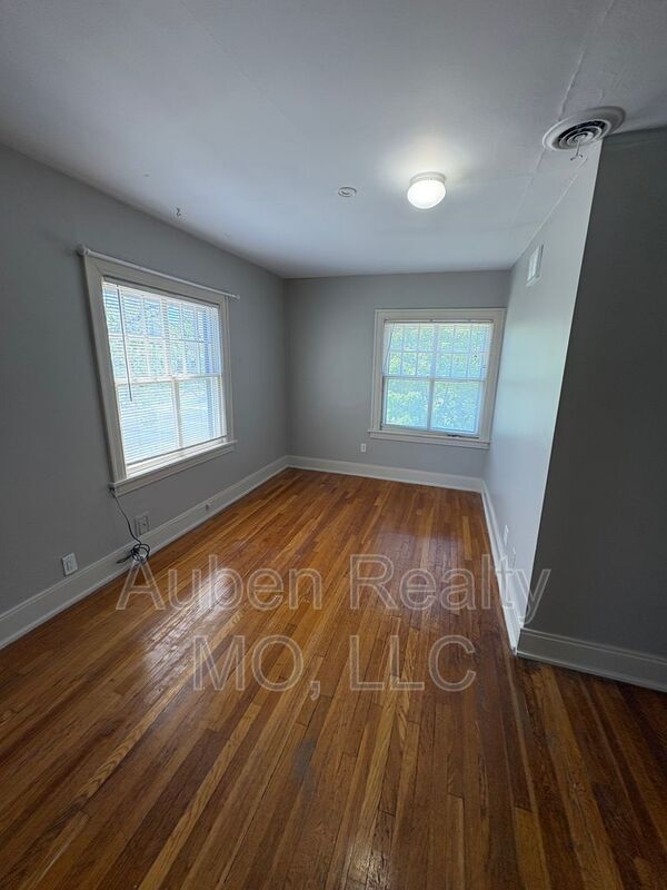 Building Photo - 5311 Rockhill Rd