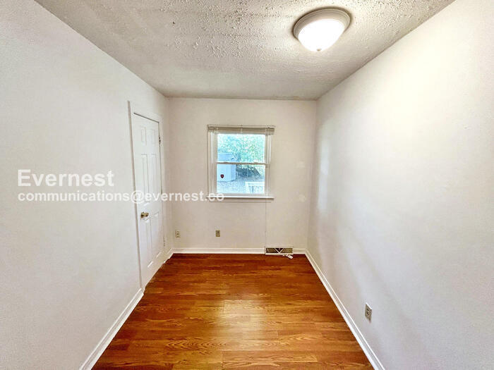 Building Photo - 203 Woodbine St