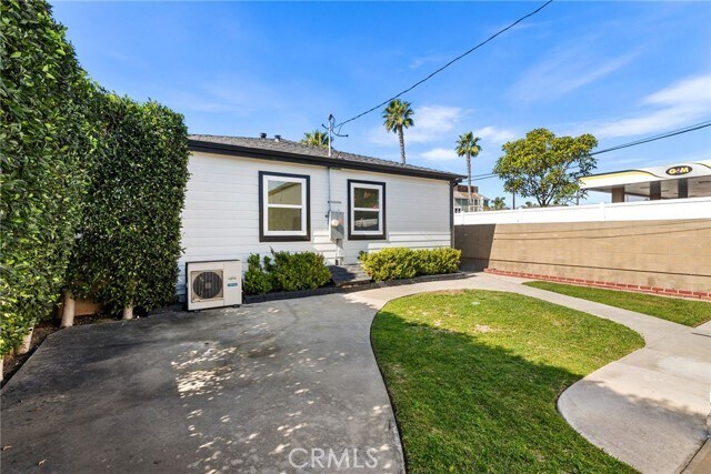 Building Photo - 324 13th St