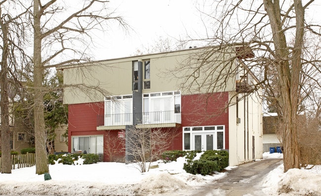 Building Photo - Varsity Management