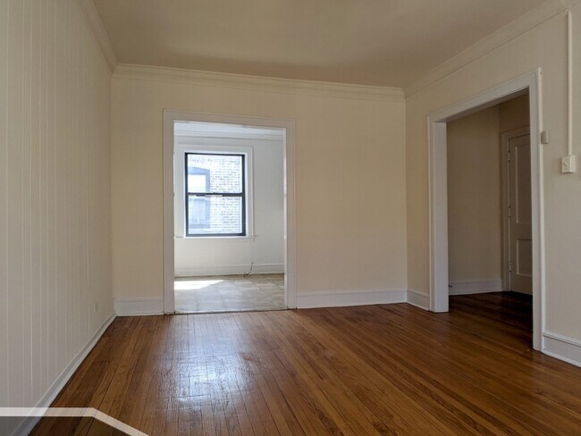 Building Photo - 2332 N Spaulding Ave