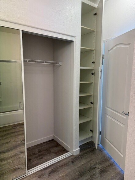 2nd Closet in bathroom - 12525 Ruette Alliante