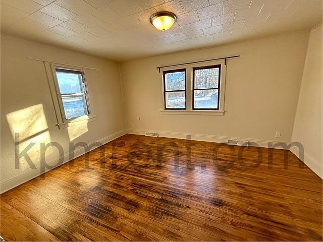 Building Photo - 606 5th Pl SE