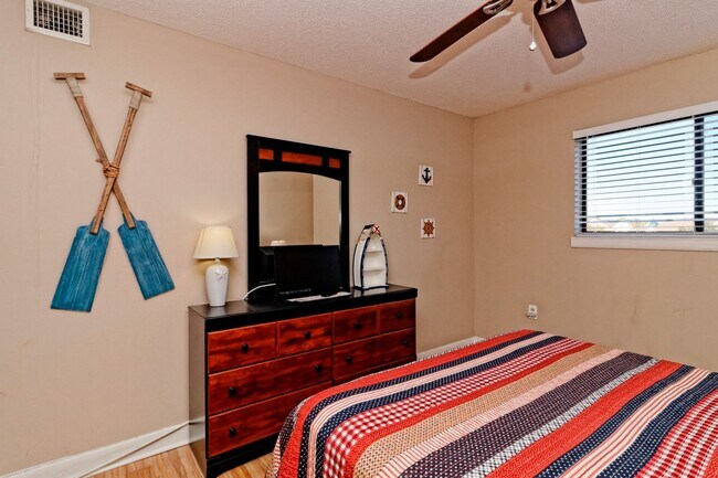 Building Photo - Furnished 2BR/2BA on Hilton Head - Hilton Head Resort Community - Available Now