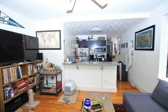 Building Photo - 2831 W Girard Ave