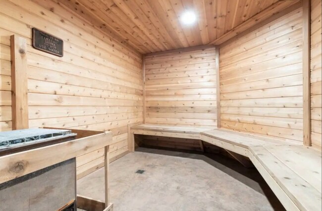 Building Photo - Stylish 2-Bed + Loft Mountain Condo in San...
