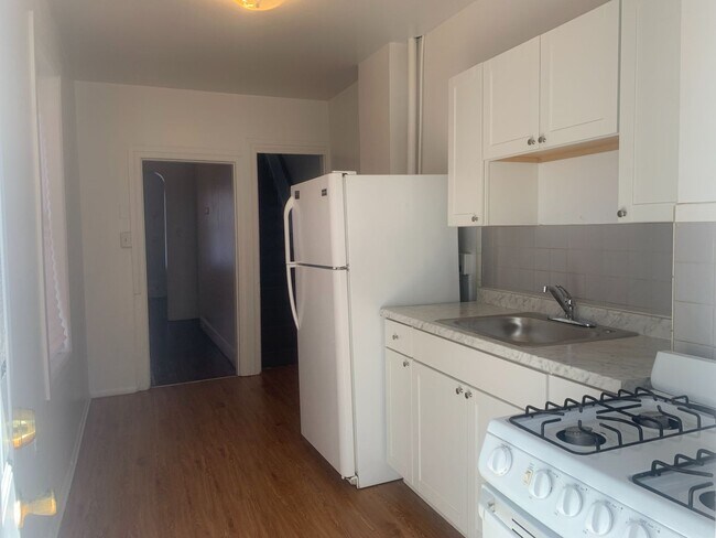 Building Photo - 3 Bedroom House in the West End of York City