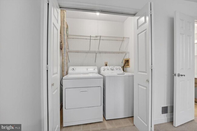 Building Photo - 5974 Wescott Hills Way